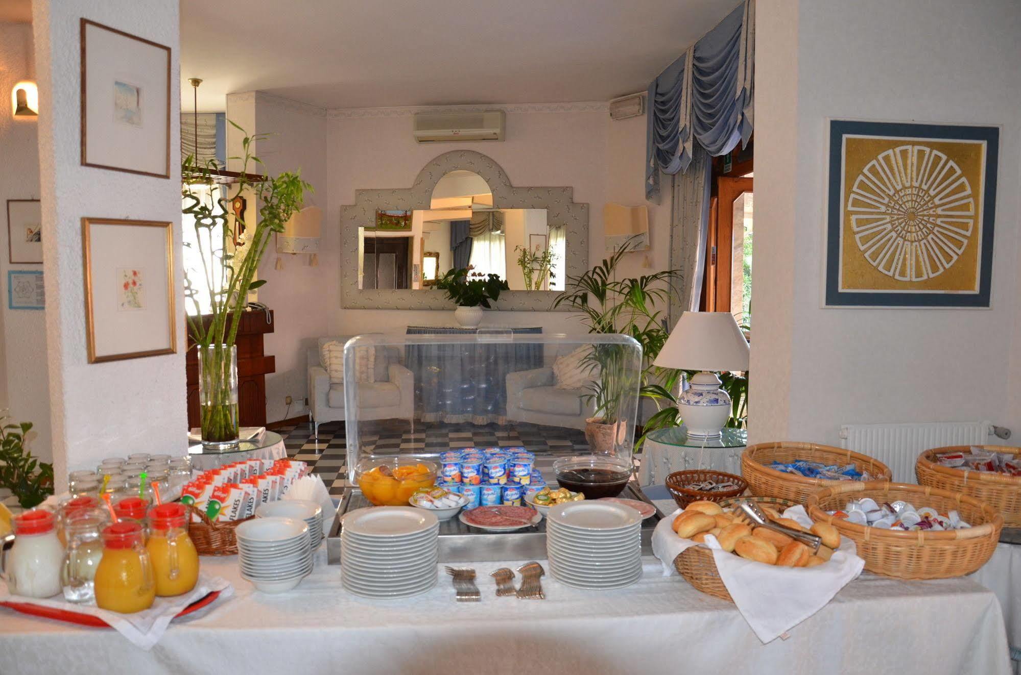 Hotel Della Punta Bordighera Bagian luar foto