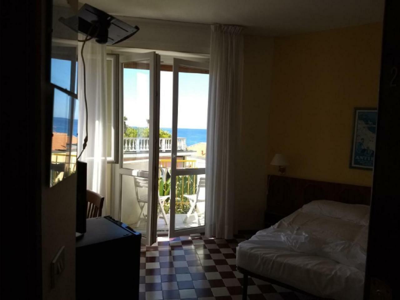 Hotel Della Punta Bordighera Bagian luar foto