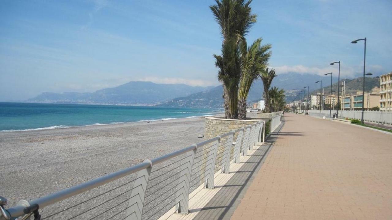 Hotel Della Punta Bordighera Bagian luar foto